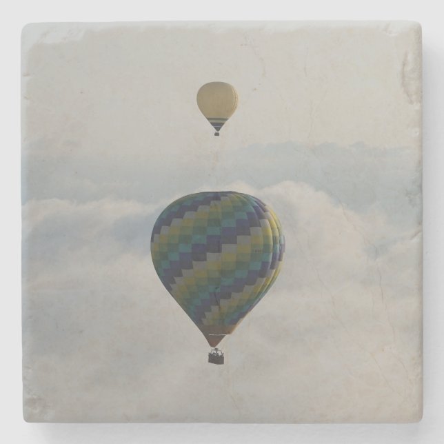 Hot Air Balloon Over Cloudy Tuscan Sky Stenunderlägg (Framsidan)