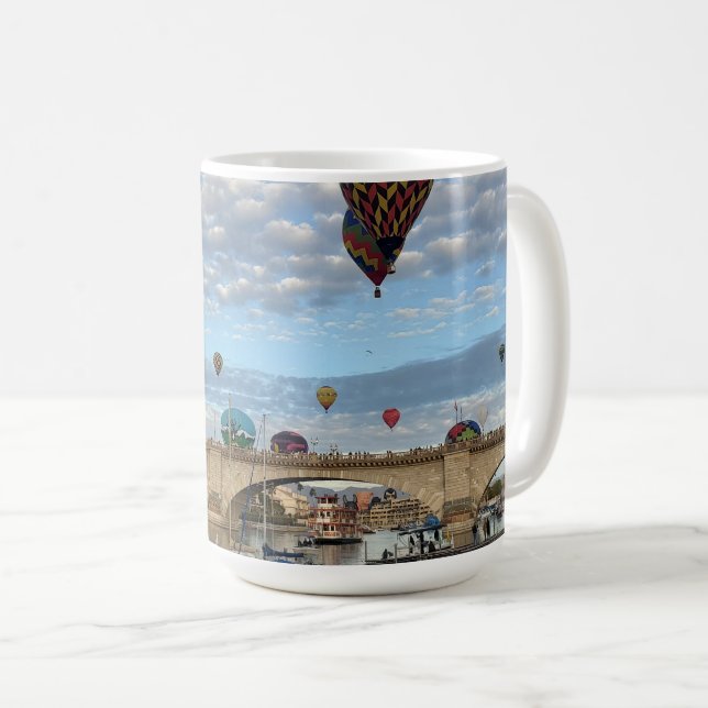 Hot Air Balloons over the London Bridge 2026 Kaffemugg (Framsida höger)