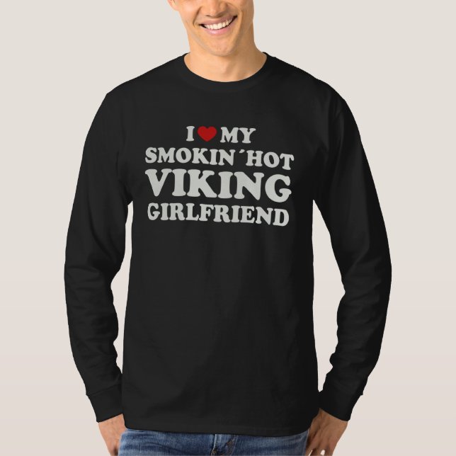 Hot Viking Girlfriend Scandinavian GF Men´s T Shirt (Framsida)