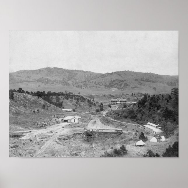 Hotell och badhus i Wiwalakahta Canyon Poster (Framsidan)