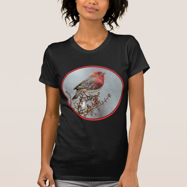 House Finch in Snö - Originalfoto T Shirt (Framsida)