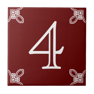 House Number - spansk White on Brown Tile Kakelplatta