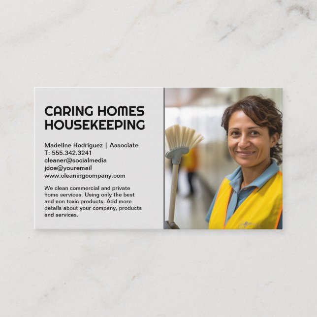 Housekeeper Smiling | Maid-tjänster Visitkort (Framsida)