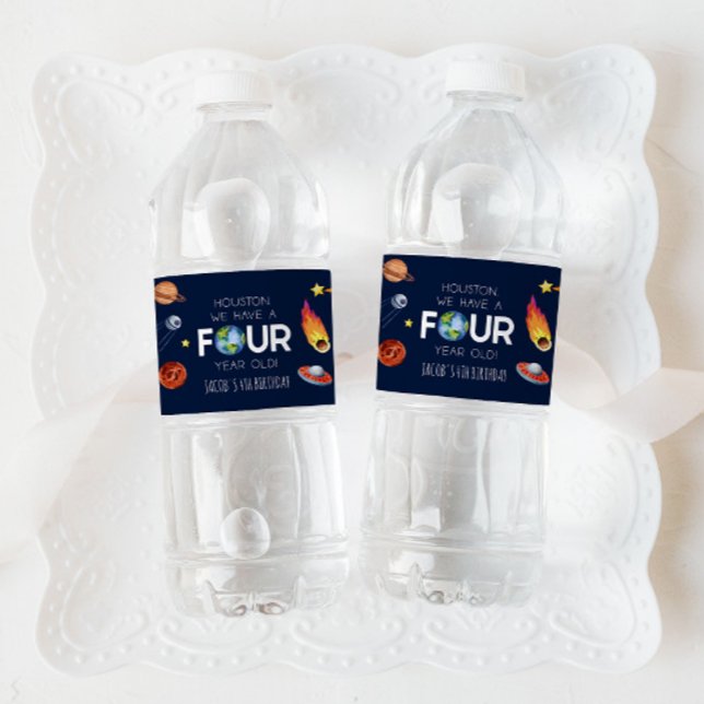Houston vi har fyra år gammal 4e födelsedagen Part Vattenflaskor Etikett (Skapare uppladdad)