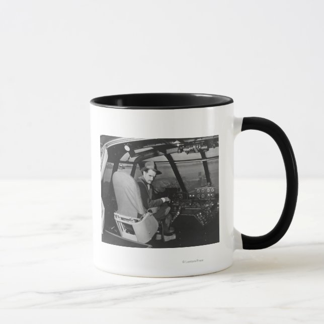 Howard Hughes in Spruce Goose Wooden Flygplan Mugg (Höger)