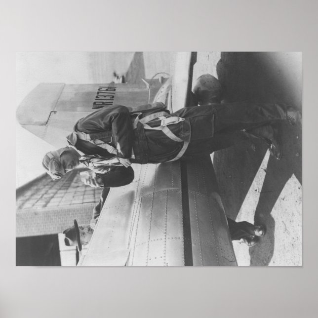 Howard Hughes Pilot Boarding Flygplan i Fullt Poster (Framsidan)