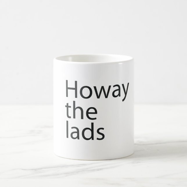 Howay som knatte i svart handstil rånar kaffemugg (Center)