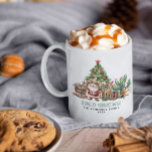 Howdy jul | Roligt Western Monogram-Helgdag Kaffemugg<br><div class="desc">Upptäck era helgdag på morgonen med det här dekan i Handflatan | Roligt Tropiska julkaffet Mugg! Med en vismisk design av tropiska tecken som är utslitna i julstämning, inklusive solglassbärande Santa och en handflatan träd som är inslagen i helgdag cheer, ger mugg en roligt övibe till er firande. Anpassadets familj...</div>