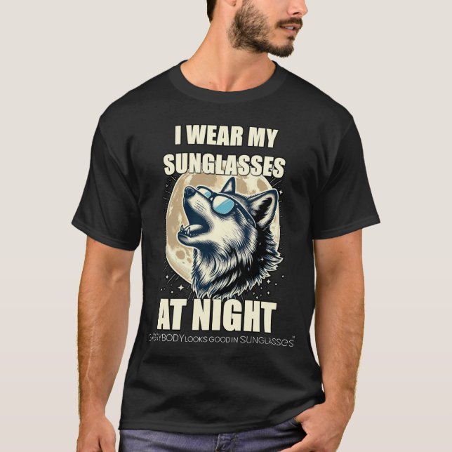 Howlande varg i Shades Moon - ELGIS T Shirt (Framsida)
