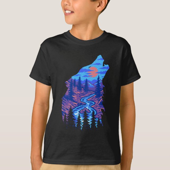 Howling Varg Silhouette Forest River Landcape T Shirt (Framsida)