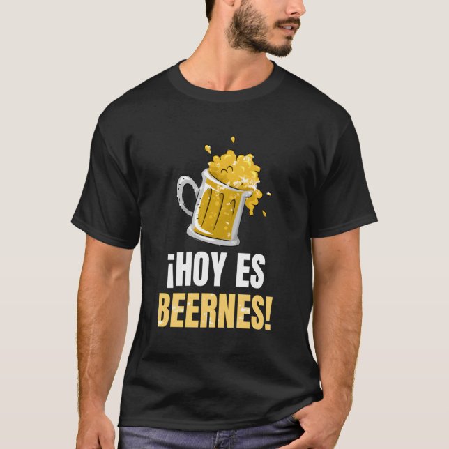Hoy Es Beernes Spanska som säger Gift Viernes i da T Shirt (Framsida)