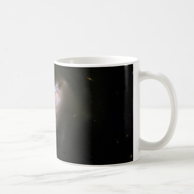 Hubble Interacts Galaxy NGC 3690 Kaffemugg (Höger)