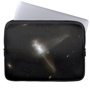Hubble Interworking Galaxy IC 883 Laptop Fodral