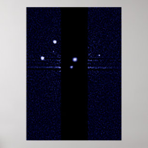 Hubble upptäcker femte Måne-benbitande Pluto Poster