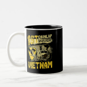 Huey Helicopter 1st Cavalry Division Vietnam V Två-Tonad Mugg