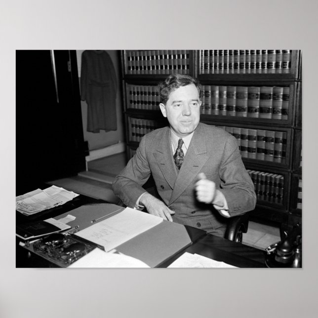 Huey Long at Hans Desk - The Kingfish - 1935 Poster (Framsidan)