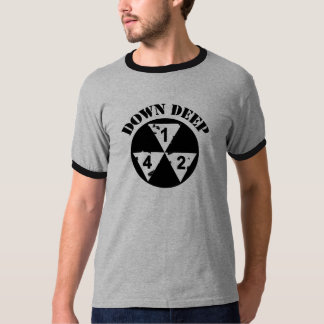 Hugh Howey besegrar den djupa mekanikerskjortan Tee Shirt