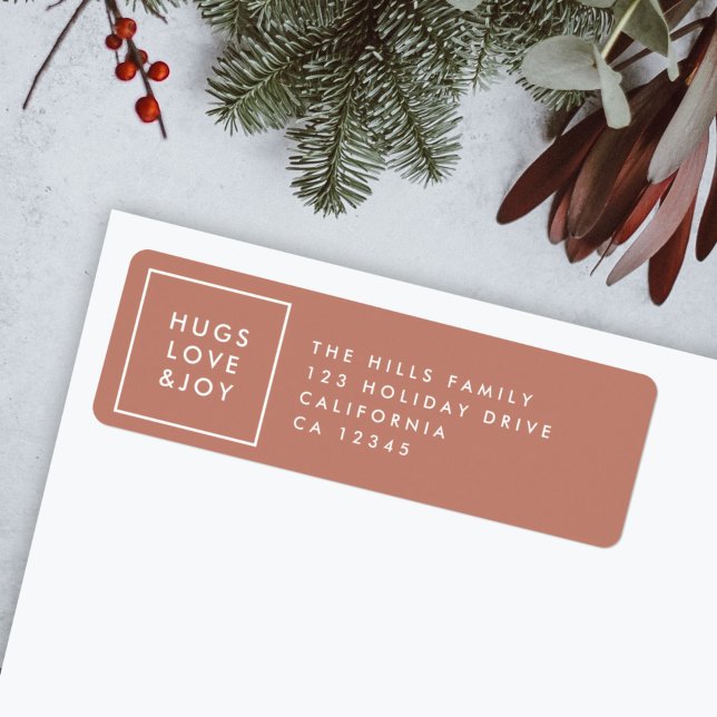 Hugs Kärlek och Joy | Terracotta Bränn Orange Mode Returadress Etikett (Modern “Hugs Love & Joy” address label by Guava for your holiday mail)