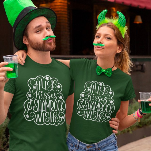 Hugs, Kisses & Shamrock Önskemål St. Patrick's Day T Shirt (Skapare uppladdad)