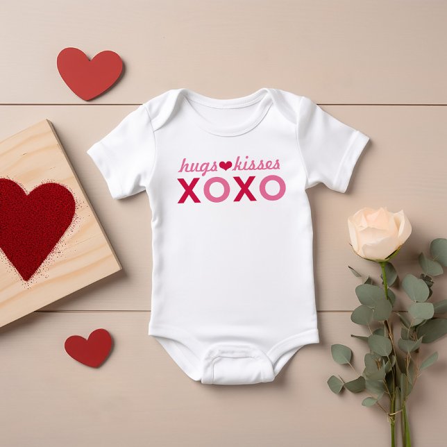 Hugs och Kisses XOXO Girl Valentine Day T Shirt (Skapare uppladdad)