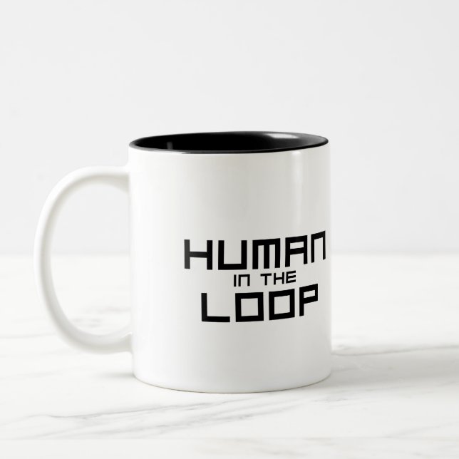 Human in the Loop Minimalist  Två-Tonad Mugg (Vänster)