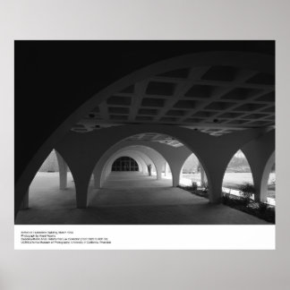 Humaniora Byggnad, mars 1966 av Ansel Adams Poster