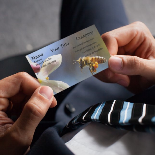 Humla omfattar alla pollen från pollinering visitkort (Skapare uppladdad)