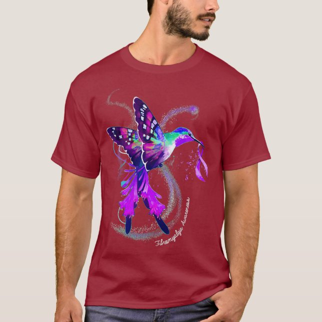 Hummingbird Holding Lila Ribbon Fibromyalgia T Shirt (Framsida)