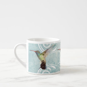 Hummingbird med blommande bakgrund espressomugg