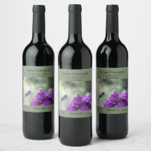 Hummingbird med lila dahlias