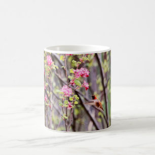 Hummingbird- och rosablommor kaffemugg