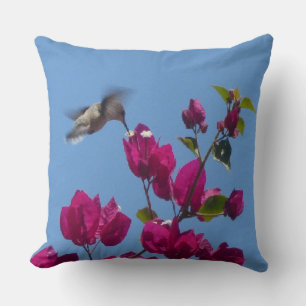 Hummingbird på Bougainvillea Dekorativ kudde