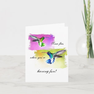 Hummingbirden noterar kortet kort