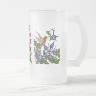 Hummingbirds med blommor frostat ölglas