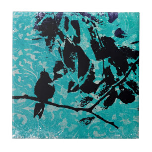 HummingbirdSilhouette på blåttGrungebakgrund Kakelplatta
