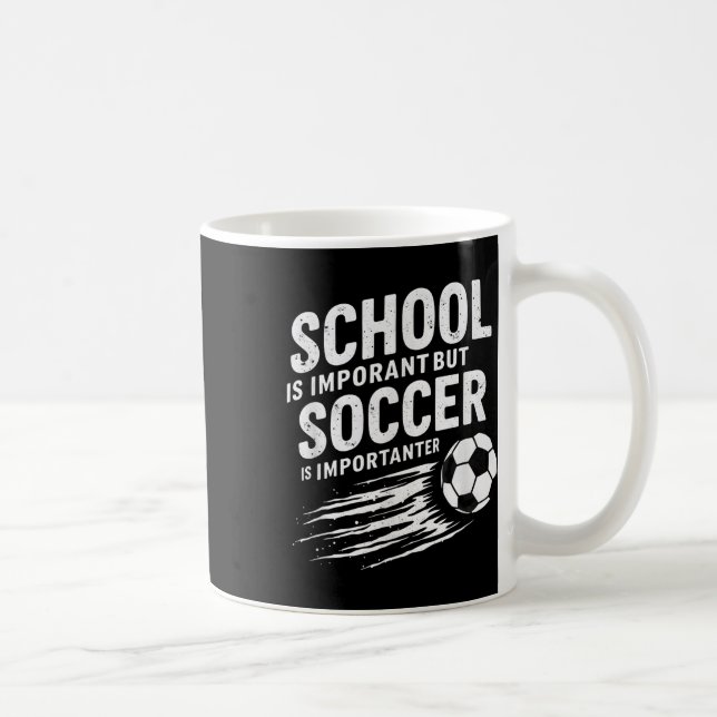 Humor Skola Är Viktigt Men Fotboll Är Viktigare Kaffemugg (Höger)