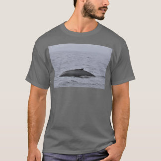 Humpback kommer ut från Vatten T Shirt