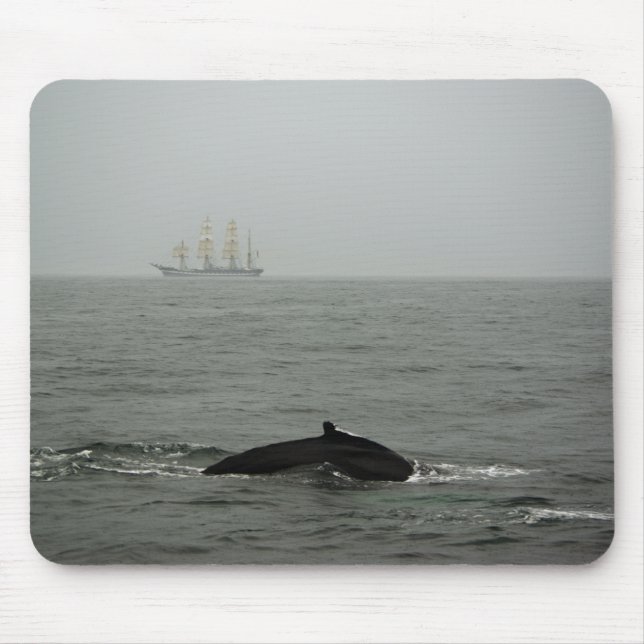 Humpback Whale and Tall Frakt Mousepad Musmatta (Framsidan)