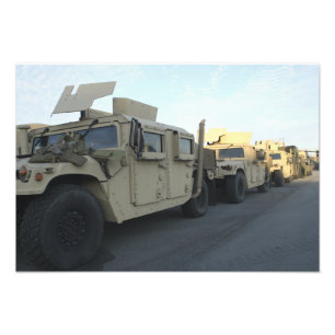 Humvees sitter på pir på den Morehead staden Fototryck