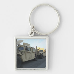 Humvees sitter vid piren i Morehead City Fyrkantig Silverfärgad Nyckelring