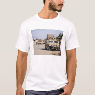 Humvees uppförandesäkerhet under en patrull t-shirt