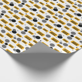 Hund av gult "klass av" och omslutning av Märkre M Presentpapper