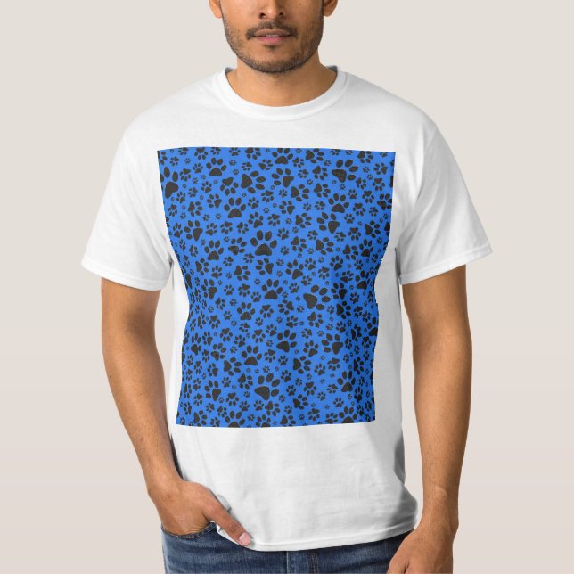Hund Black & White Polka Dot på teknikblått T Shirt (Framsida)