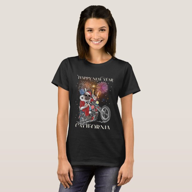 Hund Drives a Motorcycle to California T Shirt (Hel framsida)