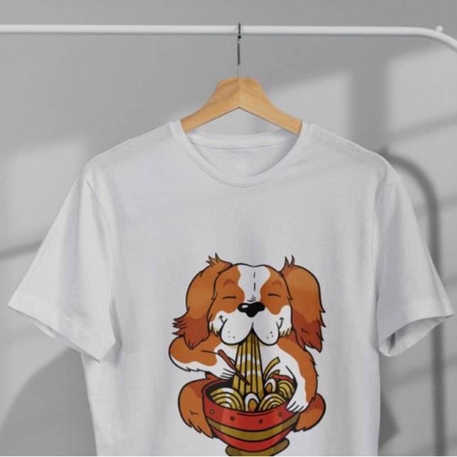 Hund Eating Ramen Noodles T Shirt (Skapare uppladdad)