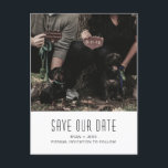 Hund familjefotot - Spara datum unikt Meddelande Vykort<br><div class="desc">Hund Family Photo Unique Spara datum meddelande-vykort kan anpassas efter dina behov i kostym. © Gorjo Designs. Gade åt dig via Zazzle-plattformen. // Obs! Fotot som används är endast en platshållarbild. Du måste byta ut det mot ett eget foto innan du beställer eller skriver ut det. Om du behöver hjälp...</div>