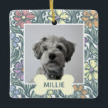 Hund för pastellVintagens Blommigt, Anpassningsbar Julgransprydnad Keramik<br><div class="desc">Blommönstret för dekorativ pastellvintage omger hund foto med namn under benformen.</div>