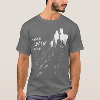 Hund häst går aldrig ensam häst fläkt hund älskare t shirt