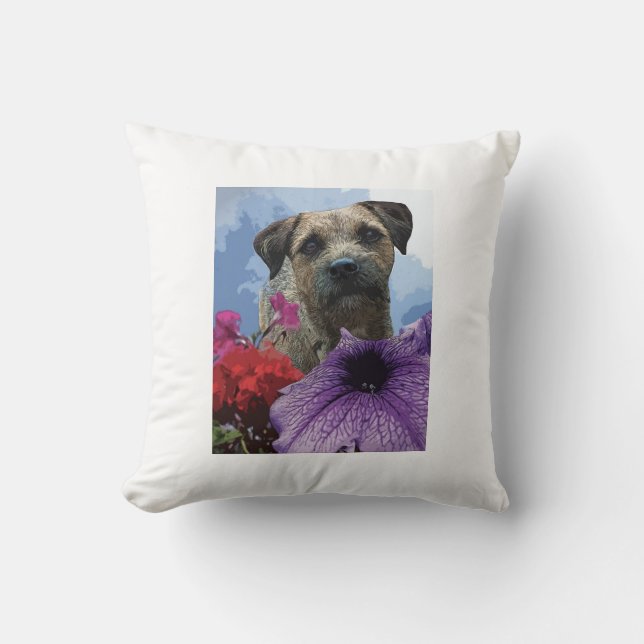 Hund i blommadekorativ kudde (Framsida)