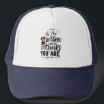 Hund Inspired Life Keps<br><div class="desc">🧢 må vara den person du tror på - Truckerkeps 🐾 låt oss vara ärliga - så ser din hund dig som en superhjälte, en snilleleverantör, den bäste kuddler och deras världscentrum. Detta är en daglig påminnelse om att leva upp till dessa valpar i hund och vifta med svan 🐶...</div>